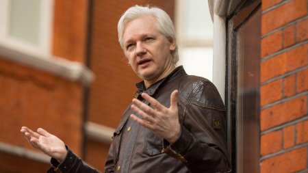 Julian Assange afla astazi daca va fi <span style='background:#EDF514'>EXTRADAT</span> in Statele Unite