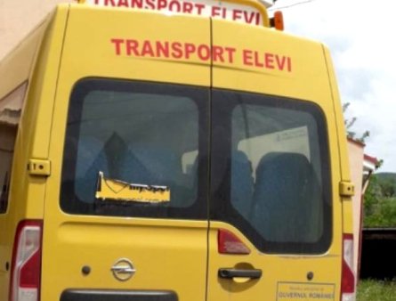 Microbuz scolar in care se aflau 15 elevi, implicat intr-<span style='background:#EDF514'>UN ACCIDEN</span>t in Covasna. Trafic oprit pe DN 11