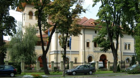 Palatul din Bucuresti pe langa care bucurestenii trec zilnic, dar a carui istorie trista nu es<span style='background:#EDF514'>TE CUNOSC</span>uta multora