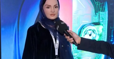 Robotica fabricata de Arabia Saudita poarta hijab si nu vorbeste despre sex si politica. Robotul Muhammed al sauditilor a fost acuzat de agresiune sexuala VIDEO