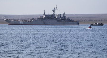 Ucraina revendica o lovitura decisiva asupra unei nave de debarcare pe care Rusia i-a capturat-o odata cu <span style='background:#EDF514'>ANEXA</span>rea Crimeei