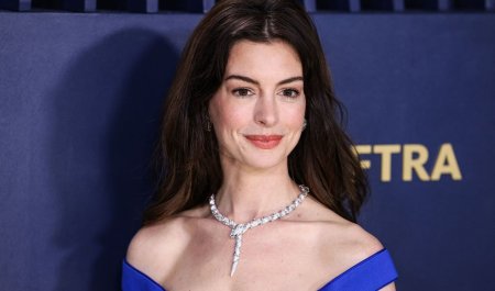 Anne Hathaway spune ca a suferit un avort s<span style='background:#EDF514'>PONTA</span>n in timp ce juca rolul unei femei insarcinate. Actrita s-a luptat cu infertilitatea