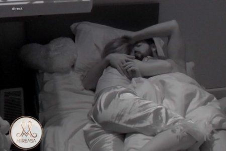 Mireasa sezonul 9, 26 martie 2024. Imaginile cu Delia si Liviu in pat. <span style='background:#EDF514'>IULIANA</span> nu a putut privi atingerile lor tandre si pupicii