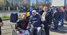 Protest al persoanelor cu dizabilitati in fata Parlamentului Romaniei. Ce revendicari au VIDEO