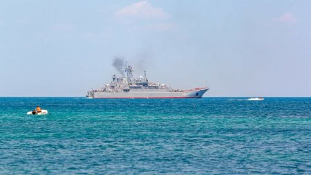 Ucraina a folosit o racheta <span style='background:#EDF514'>NEPTUN</span> pentru a-si ataca propria nava de razboi pe care Rusia i-a furat-o acum un deceniu