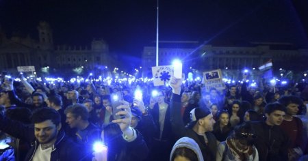O manifestatie de amploare a avut loc la Budapesta, cerand demisia lui Orban.