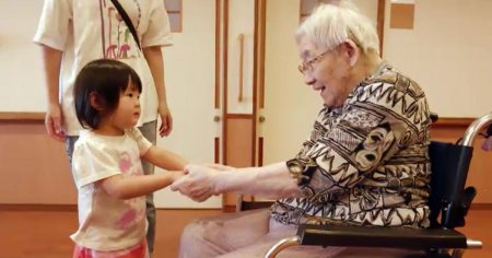 Japonia se confrunta cu o criza demografica fara precedent. Se fabrica mai multe scutece pentru adulti decat pentru copii