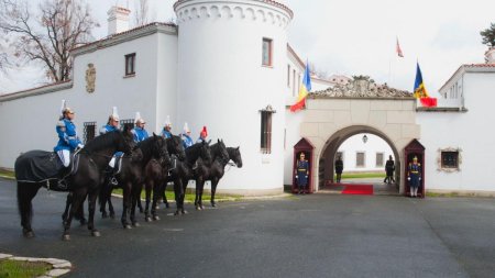 Premierul Republicii Moldova, primit de MS <span style='background:#EDF514'>MARGA</span>reta Custodele Coroanei la Palatul Elisabeta