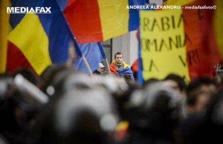 106 ani de la unirea <span style='background:#EDF514'>BASARAB</span>iei cu Romania. Momentul, marcat de un protest-manifest adresat lui Iohannis si lui Ciolacu