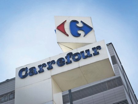 Protestele de la Carrefour: Mai bine de o treime dintre cei peste 17.000 de angajati sunt platiti cu salariul minim pe economie