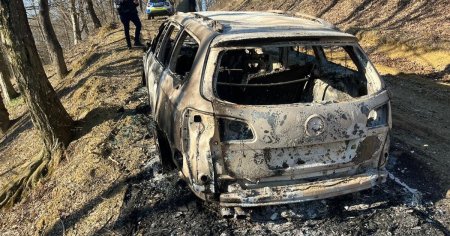 Un asistent de la Ambulanta Neamt si-a dat foc in masina, intr-o padure. Sotia il daduse disparut