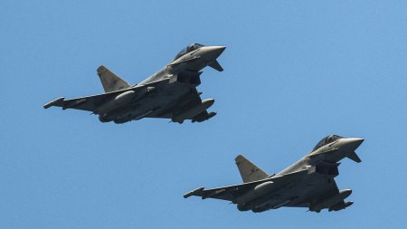 Temutele avioane Eurofighter Typhoon au aterizat la baza <span style='background:#EDF514'>MIHAIL</span> Kogalniceanu. Ce misiuni vor executa sub comanda NATO