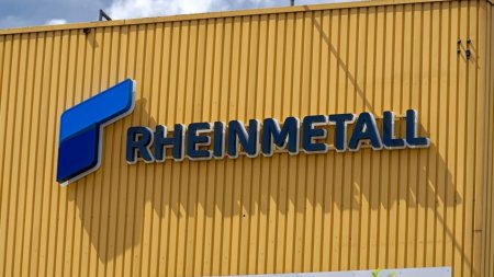 Compania germana de tehnica militara Rheinmetall construieste o fabrica de 63 de milioane de euro in <span style='background:#EDF514'>UNGARIA</span>
