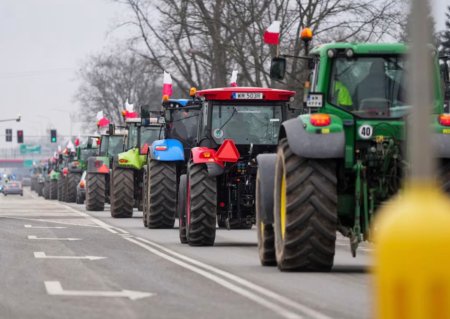 Polonia evoca o apropiere in problema <span style='background:#EDF514'>AGRICOLA</span> cu Ucraina, inaintea unei reuniuni a guvernelor ucrainean si polonez la Varsovia. Cei 27, impartiti in privinta restrictiilor de impus Ucrainei. Franta si Ungaria impotriva Germaniei