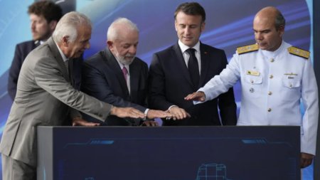Macron lanseaza impreuna cu Lula la apa un submarin de tip Scorpène, Tonelero, cu propulsie conventionala si anunta ca Franta urmeaza sa ajute Brazilia sa dezvolte propulsia nucleara, intr-un vast program de transfer de tehnologie din 2008 care inregistreaza intarzieri