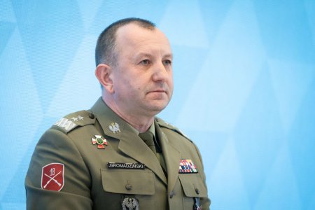 Comandantul Eurocorps, demis din functie si rechemat in Polonia din cauza unei anchete de contraspionaj