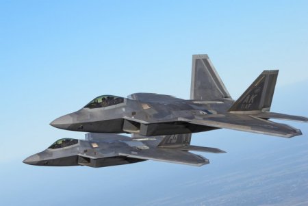 Pentagonul aloca 20 miliarde dolari pentru dezvoltarea avionului care-l va inlocui pe F-22 Raptor