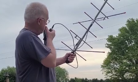 Un radioamator contacteaza Statia Spatiala Internationala cu o antena artizanala