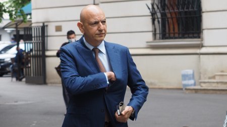 Cat mai are statul de recuperat din spaga de 6,3 milioane de euro a fostului sef CNAS Lucian Duta. Medicul se compara cu Nicolae <span style='background:#EDF514'>STEIN</span>hardt