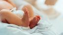 Ce sanctiune a primit asistenta de la maternitatea din Ploiesti care a incurcat doi nou-nascuti la <span style='background:#EDF514'>EXTERN</span>are