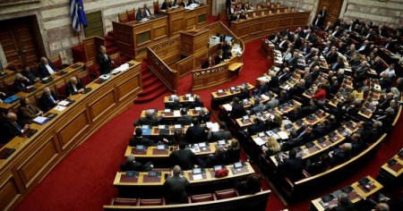 Parlamentul grec a dat un vot de <span style='background:#EDF514'>INCREDERE GUVERN</span>ului