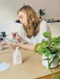 Afaceri de la Zero. Xantya Turcu, absolventa de Arte, si-a deschis un atelier in care modeleaza ceramica sub emblema Pottery Paw. 