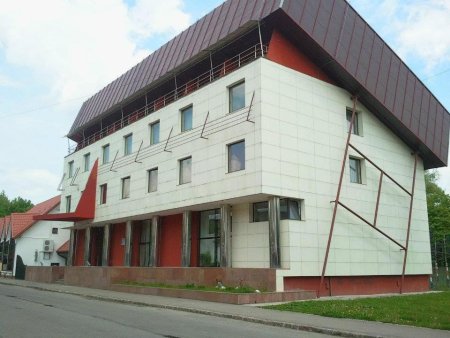 CFR Marfa scoate la vanzare Hotelul Express, de trei stele, din <span style='background:#EDF514'>PREDEAL</span>, pentru a restitui un ajutor de stat considerat ilegal de catre Comisia Europeana