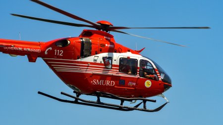 Elicopter SMURD pus sa zboare la Botosani pentru imaginea autoritatilor, in timp ce doi pacienti aveau nevoie disperata de el