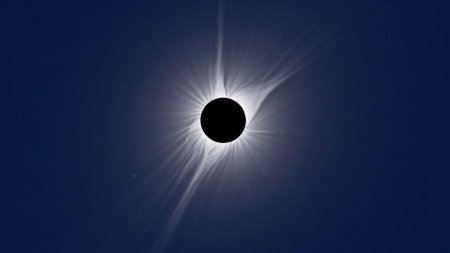 Eclipsa totala de Soare 2024. Stare de urgenta declarata in regiunea <span style='background:#EDF514'>NIAGARA</span>, inaintea fenomenului ceresc