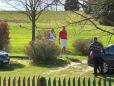 Presedintele Klaus Iohannis a fost fotografiat pe terenul de golf alaturi de sotia sa, in judetul Alba