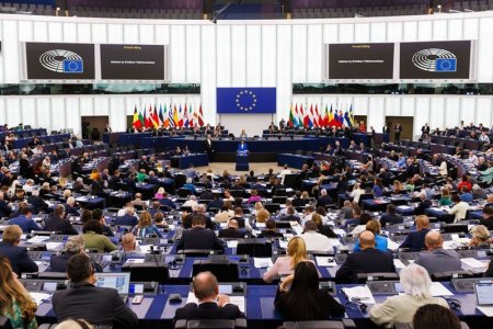 Parlamentul European este zguduit de scandalul retelei de influenta pro-Rusia. Doua grupuri politice cer o ancheta interna: 