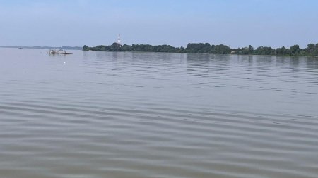 Accident naval cu 11 raniti, pe Dunare: un vas de croaziera a intrat intr-o ecluza