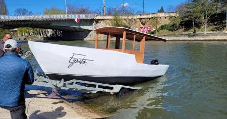 Restaurarea spectaculoasa a unei barci care atrage privirile pe Bega. Transformarea Egretei a durat doar 12 zile FOTO