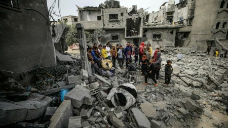Distribuire mortala de alimente in Gaza. Cinci oameni au murit, iar alte zeci au fost raniti in haosul care s-a produs