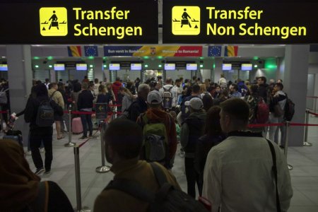 Romania a intrat in Spatiul Schengen aerian si maritim. Momentul in care primele persoane trec fara controlul pasapoartelor pe <span style='background:#EDF514'>AEROPORTUL OTOPENI</span>. Extinderea terestra va fi politica