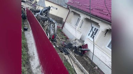 Accident teribil in Neamt. Trei tineri au murit dupa ce doua masini s-au ciocnit violent si s-au rasturnat