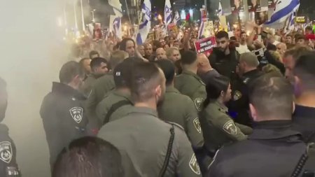 Un protest cu mii de participanti La Tel Aviv a degenerat in scurte confruntari cu fortele de ordine
