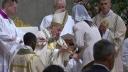 Papa Francisc, adus in carucior in Bazilica Sf. Petru, de <span style='background:#EDF514'>PASTELE CATOLIC</span>. Pontiful are probleme de mobilitate
