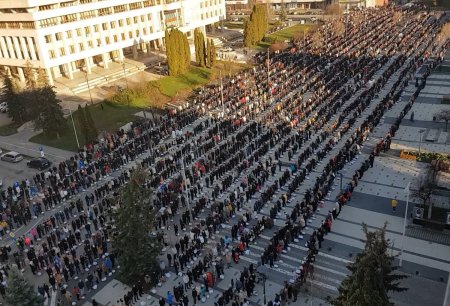 Imagini impresionante din Miercurea Ciuc. Mii de <span style='background:#EDF514'>CREDINCIOSI</span> au participat la sfintirea bucatelor de Pastele Catolic