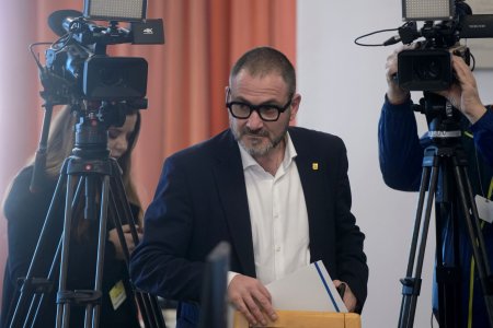 Fumigenele mediatice ale sefului ANPC: de la puiul <span style='background:#EDF514'>VOPSIT</span> la crevetii fericiti. Consultant: Oamenii au confirmarea ca scopul era electoral