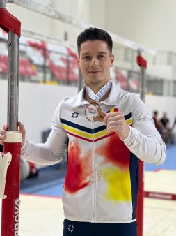 Andrei Munteanu, locul trei in finala la paralele la Cupa Mondiala Challenge din Antalya