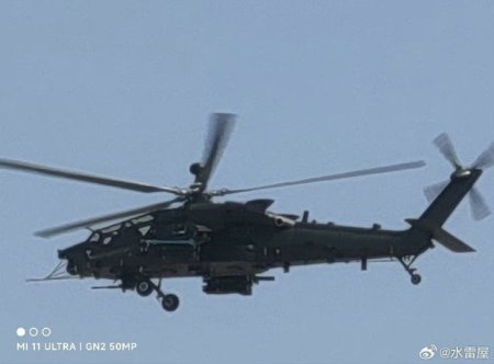 Noul elicopter de atac chinezesc Z-21, o combinatie intre aparatele americane AH-64 Apache si UH-60 <span style='background:#EDF514'>BLACK</span> Hawk