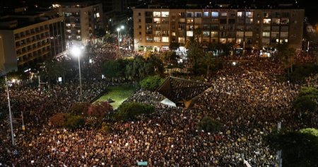 Mii de manifestanti au iesit din nou in strada in Israel pentru a cere demisia premierului Netanyahu VIDEO