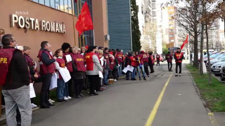 Greva generala la Posta Romana. Mai multi angajati de la Bucuresti, trimisi in alte orase sa-i inlocuiasca pe protestatari