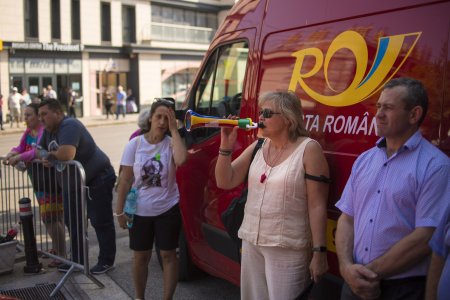 Greva generala la Posta Romana. Sindicalistii acuza ca angajati de la Bucuresti au fost trimisi la Cluj sa-i inlocuiasca pe cei care <span style='background:#EDF514'>AU OPRIT ACTIVITATE</span>a