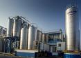 Danone Romania anunta ca a investit 7 milioane de euro in dezvoltarea productiei de lapte romanesc. Laptele produs in gospodariile a 220 de mici gospodari din Zimnicea este livrat zilnic catre fabrica de iaurt Danone din Bucuresti