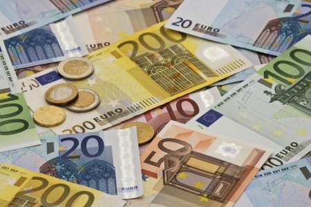 Rezervele valutare la Banca Nationala a Romaniei au urcat la finalul lunii martie la 64,27 miliarde euro