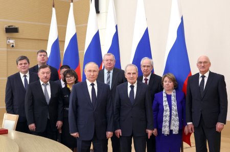 Fosta colega de facultate a lui Vladimir Putin, nominalizata din <span style='background:#EDF514'>POSTURA</span> de unic candidat la sefia Curtii Supreme a Rusiei