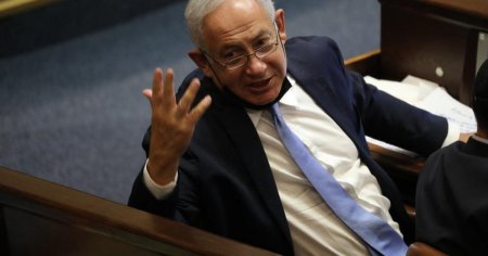 Premierul israelian Netanyahu va fi externat marti. Deocamdata, continua din spital activitatea