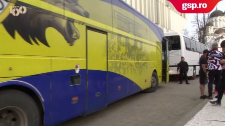 Dinamo - Petrolul » Autocarul Lupilor Galbeni a ajuns la stadion